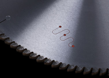 円450MMの金属のアルミニウム切断は無声Ceratizitの先端の鋸歯を